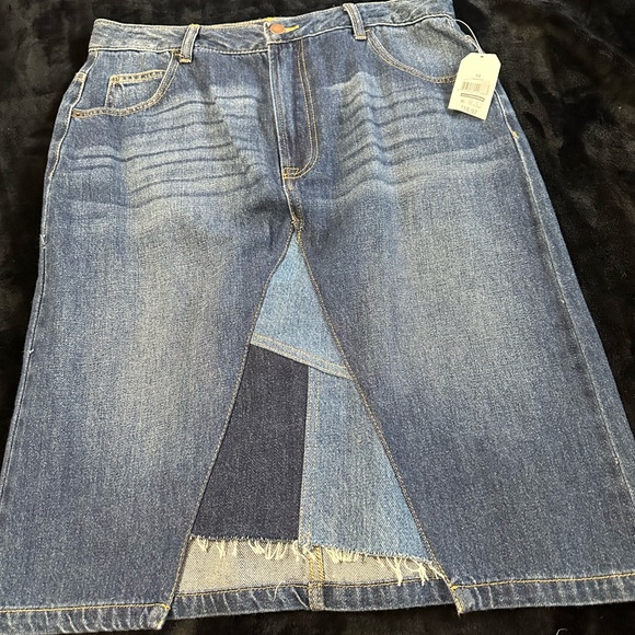 New 4 piece blue Jean bundle overalls , jeggings  & 2 skirts!! - Picture 9 of 10